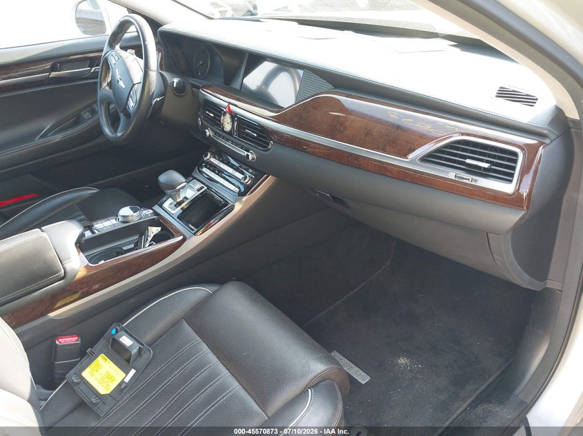 2017 Genesis G90 VIN KMHG34JA6HU034013 IAAI salvage auction — NORMAL WEAR, Clear (New York), sold $9,750 on 2026-07-28 (photo 5)