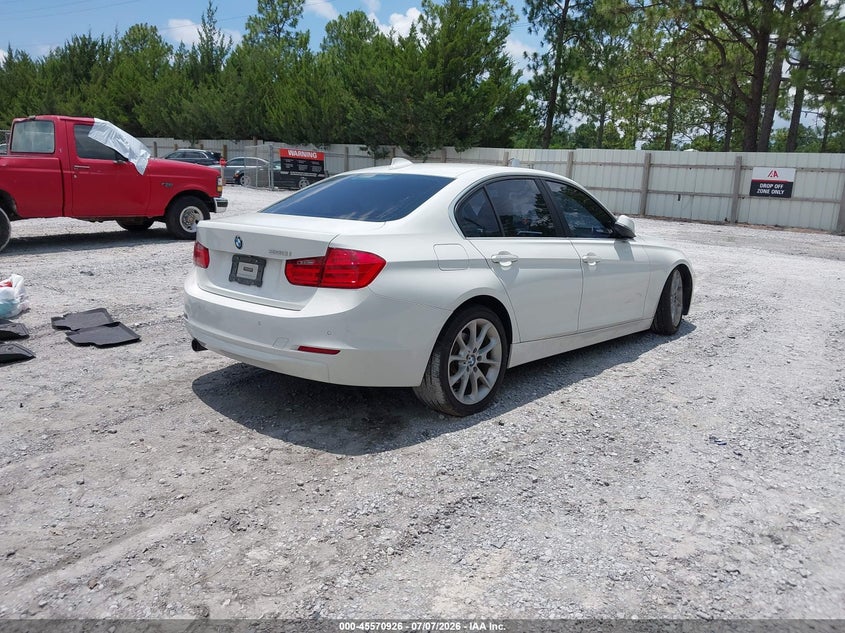 2015 BMW 3er VIN WBA3B1C57FK136768 IAAI salvage auction — LEFT FRONT, Rebuildable (Florida), sold $850 on 2026-08-13 (photo 4)