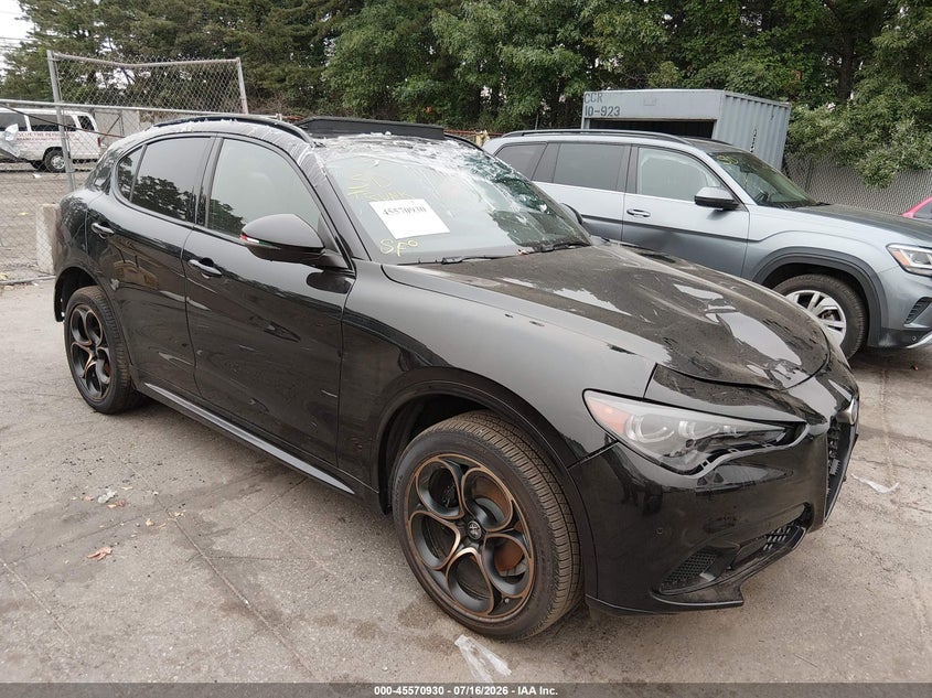 2025 Alfa romeo Stelvio VIN ZASPAKAN4S7E04373 — IAAI salvage auction photo