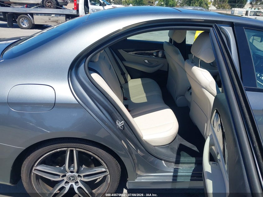 2019 Mercedes-benz E-klasse VIN WDDZF4JB5KA529735 IAAI salvage auction — UNDERCARRIAGE, Wait Title, sold $8,600 on 2026-08-03 (photo 8)