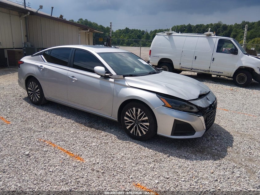 2023 Nissan Altima VIN 1N4BL4DV4PN320129 — IAAI salvage auction photo