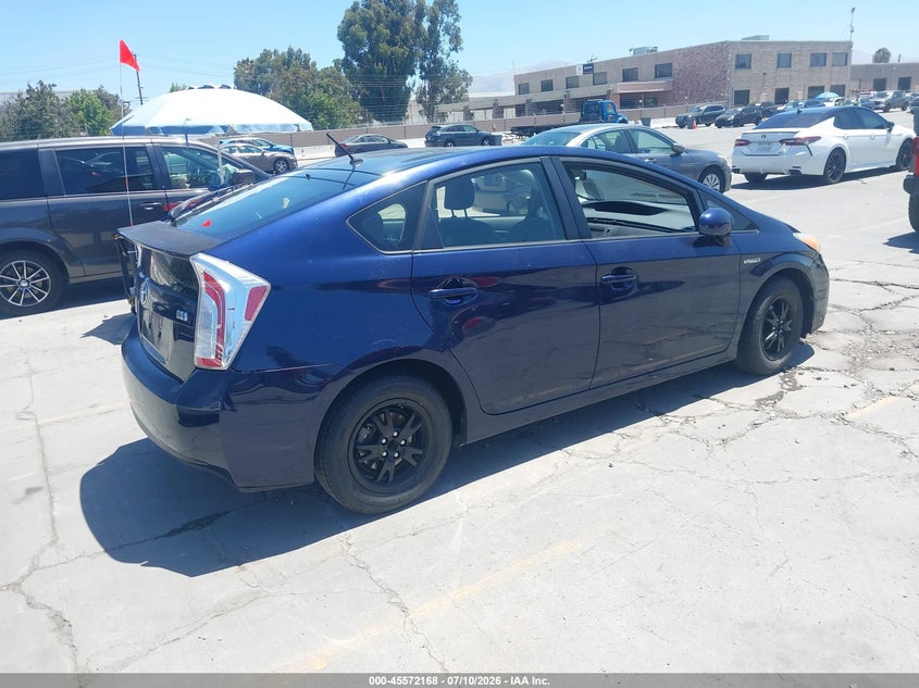 2014 Toyota Prius VIN JTDKN3DU2E0363836 IAAI salvage auction — SIDE, Salvage (California), sold $2,150 on 2026-07-16 (photo 4)