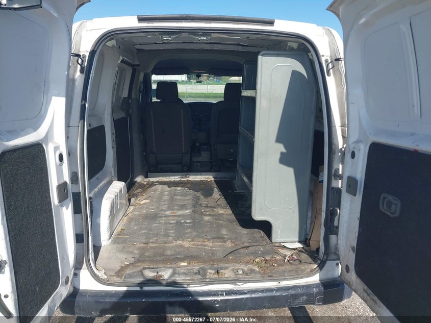 2017 Nissan Nv200 VIN 3N6CM0KN3HK690869 IAAI salvage auction — RIGHT SIDE, Salvage (Florida), sold $1,550 on 2026-07-18 (photo 8)