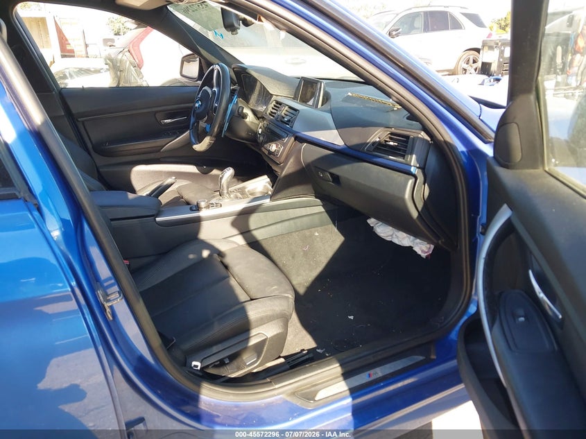 2013 BMW 3er VIN WBA3A5C56DF353910 IAAI salvage auction — RIGHT FRONT, Salvage Title, sold $1,100 on 2026-08-12 (photo 5)