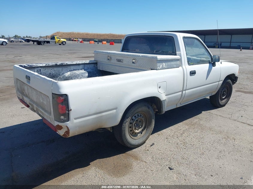 1992 Toyota Pickup VIN JT4RN81A7N0090432 IAAI salvage auction — LEFT FRONT, Salvage (California), sold $850 on 2026-07-29 (photo 4)