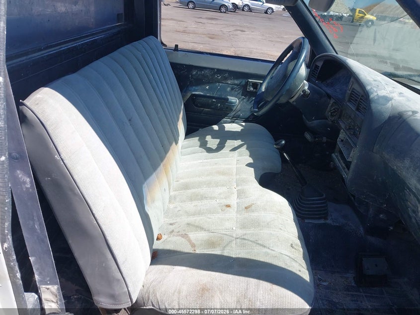 1992 Toyota Pickup VIN JT4RN81A7N0090432 IAAI salvage auction — LEFT FRONT, Salvage (California), sold $850 on 2026-07-29 (photo 8)