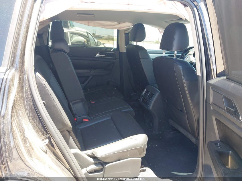 2018 Volkswagen Atlas VIN 1V2CR2CA3JC565103 IAAI salvage auction — SIDE, Wait Title, sold $3,500 on 2026-10-03 (photo 8)