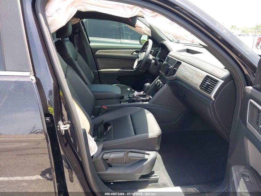 2023 Volkswagen Atlas cross sport VIN 1V2KE2CAXPC218108 IAAI salvage auction — RIGHT REAR, Salvage (Louisiana), sold $12,500 on 2026-08-05 (photo 5)