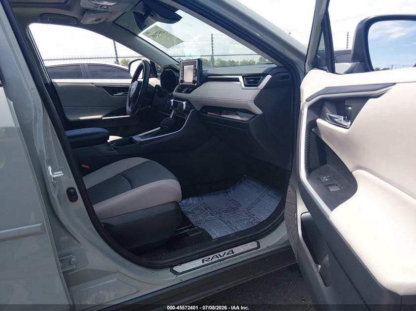 2022 Toyota Rav 4 VIN 2T3W1RFV0NW187368 IAAI salvage auction — WATER/FLOOD, Salvage Title, sold $9,900 on 2026-07-29 (photo 5)