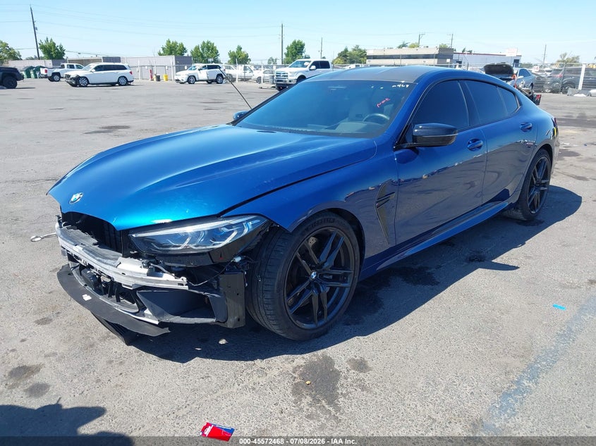 2021 BMW M8 VIN WBSGV0C05MCF84231 IAAI salvage auction — RIGHT FRONT, Salvage Title, sold $31,975 on 2026-08-10 (photo 2)