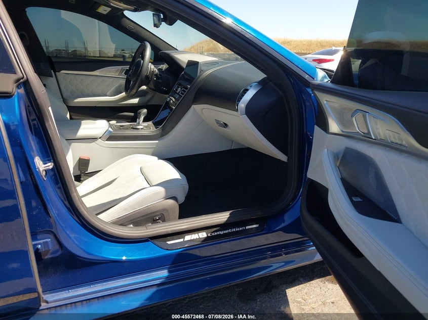 2021 BMW M8 VIN WBSGV0C05MCF84231 IAAI salvage auction — RIGHT FRONT, Salvage Title, sold $31,975 on 2026-08-10 (photo 5)