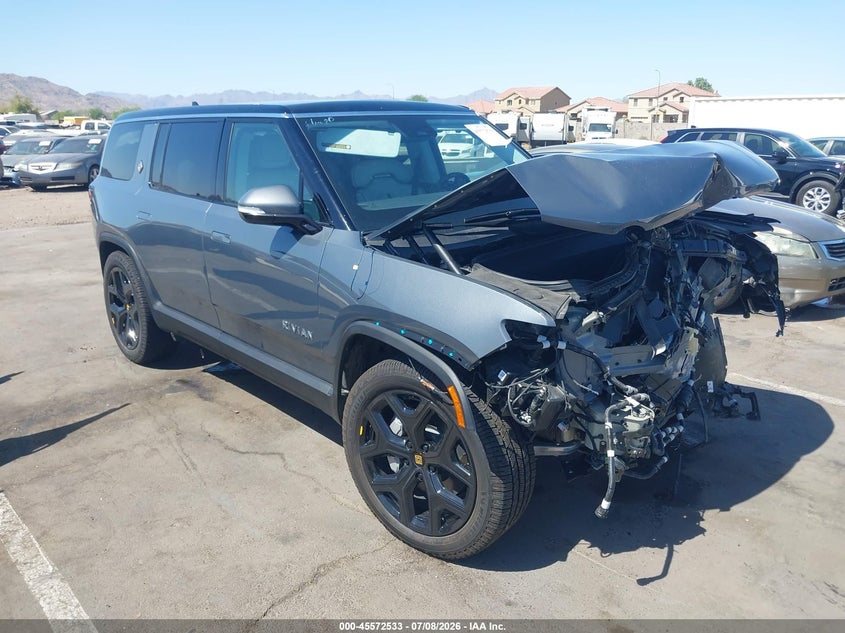 2024 Rivian R1s VIN 7PDSGBBA3RN036201 — IAAI salvage auction photo