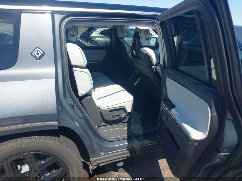 2024 Rivian R1s VIN 7PDSGBBA3RN036201 IAAI salvage auction — FRONT END, Salvage Title, sold $5,200 on 2026-09-08 (photo 8)