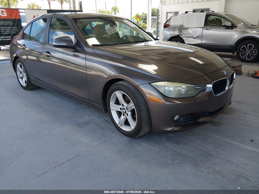 2013 BMW 3er VIN WBA3C1G51DNR47985 IAAI salvage auction — REAR END, Rebuildable (Florida), sold $25 on 2026-07-29 (photo 1)