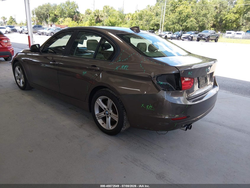2013 BMW 3er VIN WBA3C1G51DNR47985 IAAI salvage auction — REAR END, Rebuildable (Florida), sold $25 on 2026-07-29 (photo 3)