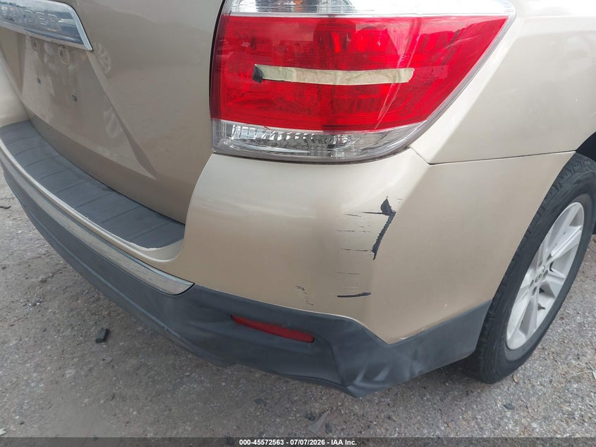 2012 Toyota Highlander VIN 5TDZK3EH3CS064696 IAAI salvage auction — NORMAL WEAR, Original (Texas), sold $1,625 on 2026-07-29 (photo 6)
