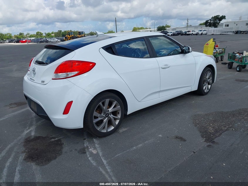 2017 Hyundai Veloster VIN KMHTC6AD6HU312753 IAAI salvage auction — NORMAL WEAR, Clear (Illinois), sold $2,100 on 2026-07-29 (photo 4)
