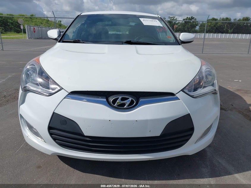2017 Hyundai Veloster VIN KMHTC6AD6HU312753 IAAI salvage auction — NORMAL WEAR, Clear (Illinois), sold $2,100 on 2026-07-29 (photo 6)