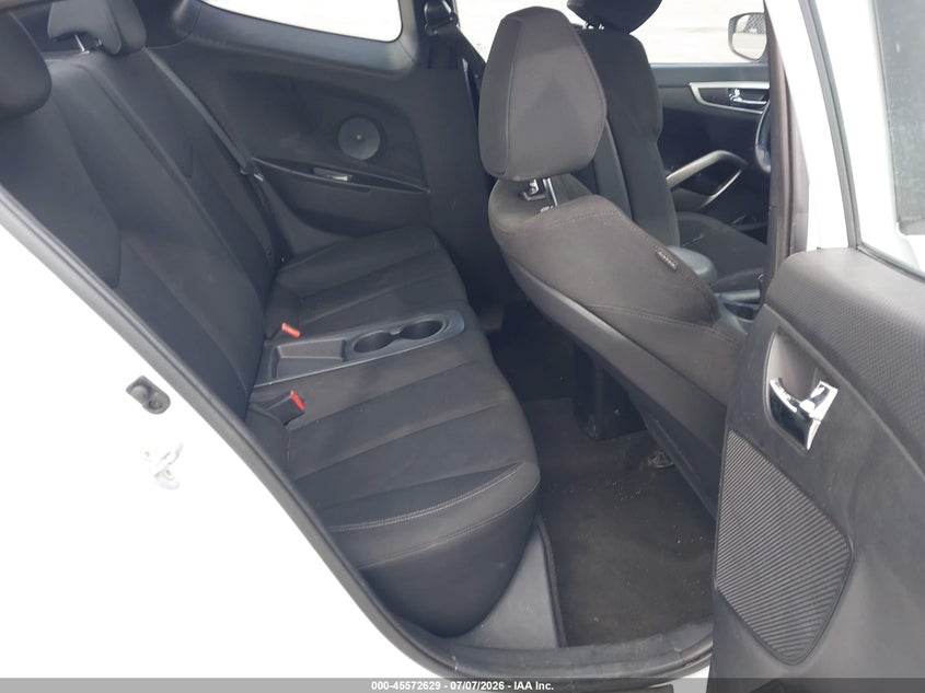 2017 Hyundai Veloster VIN KMHTC6AD6HU312753 IAAI salvage auction — NORMAL WEAR, Clear (Illinois), sold $2,100 on 2026-07-29 (photo 8)
