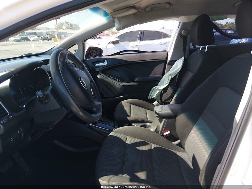 2017 Kia Forte VIN KNAFK5A80H5668088 IAAI salvage auction — RIGHT FRONT, Salvage (California), sold $1,650 on 2026-08-01 (photo 5)