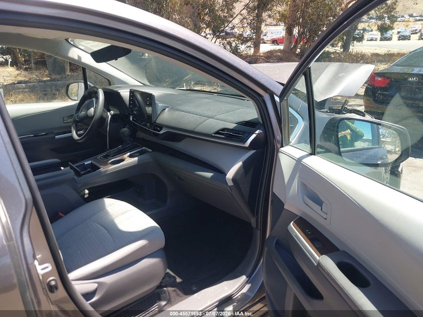 2021 Toyota Sienna VIN 5TDKRKEC4MS049430 IAAI salvage auction — FRONT END, Salvage Title, sold $7,600 on 2026-07-31 (photo 5)