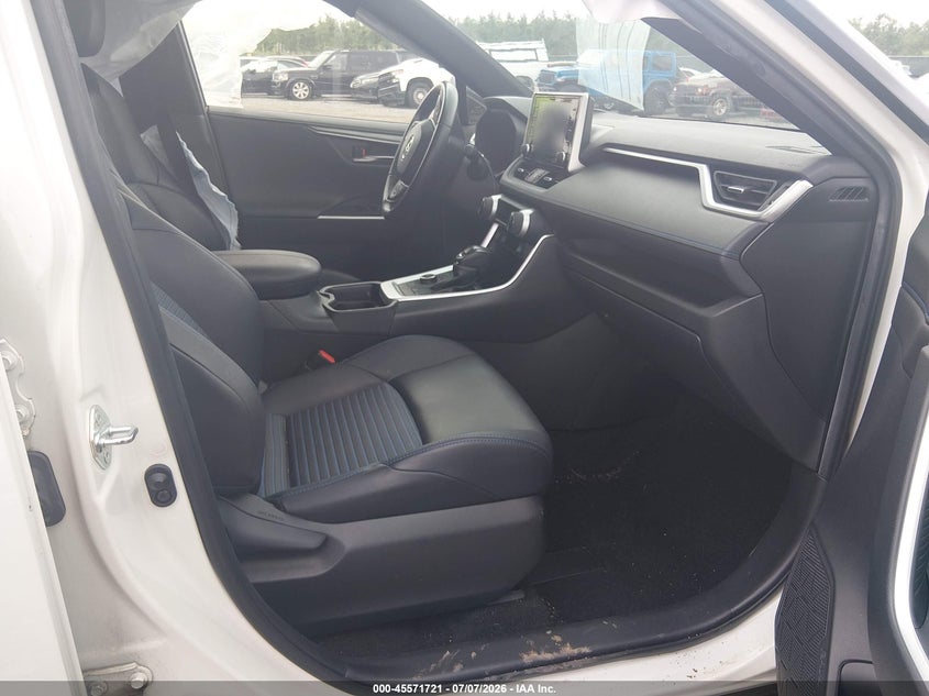 2019 Toyota Rav 4 VIN JTMEWRFV4KJ007204 IAAI salvage auction — LEFT FRONT, Salvage Title, sold $10,100 on 2026-08-01 (photo 5)