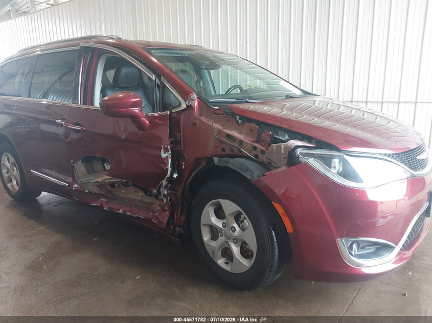 2017 Chrysler Pacifica VIN 2C4RC1EGXHR510576 IAAI salvage auction — RIGHT SIDE, Salvage (Iowa), sold $2,750 on 2026-07-30 (photo 6)