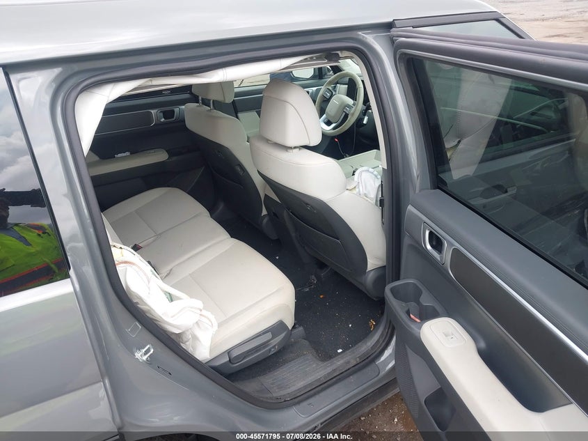 2026 Hyundai Santa fe VIN 5NMP14GL3TH154192 IAAI salvage auction — RIGHT SIDE, Wait Title, sold $8,200 on 2026-08-25 (photo 8)