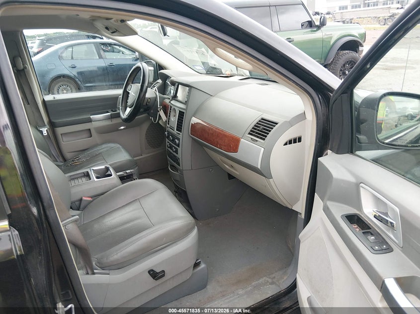 2008 Chrysler Town & country VIN 2A8HR54P68R738067 IAAI salvage auction — REAR END, Salvage (Texas), sold $0 on 2026-09-10 (photo 5)
