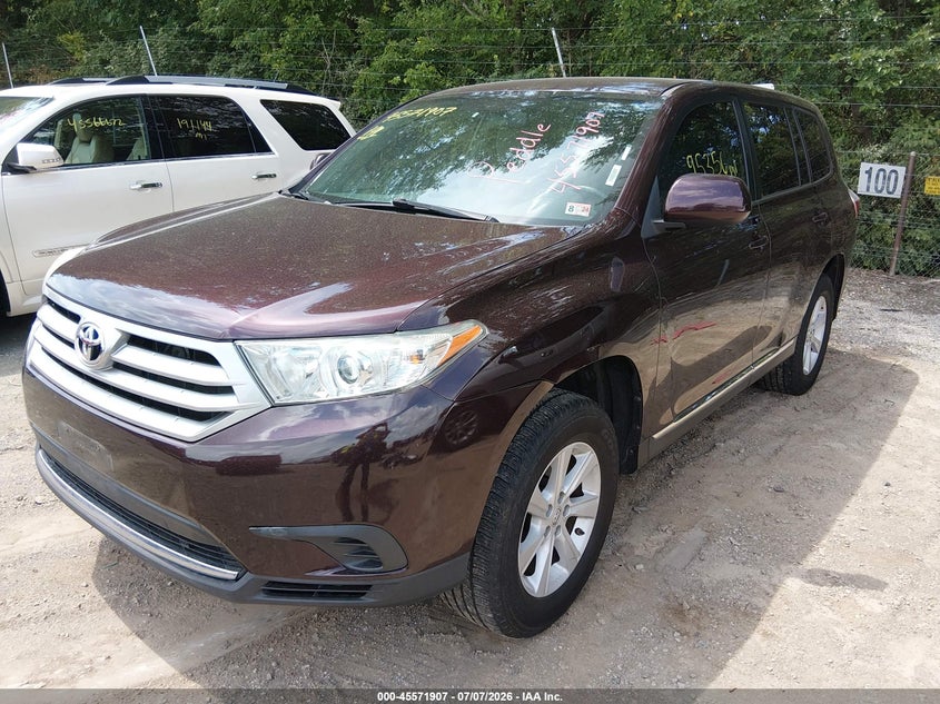 2013 Toyota Highlander VIN 5TDZA3EH2DS041897 IAAI salvage auction — NORMAL WEAR, Clear (Indiana), sold $3,200 on 2026-07-29 (photo 2)