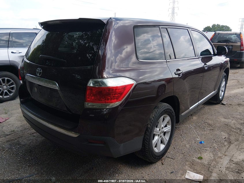 2013 Toyota Highlander VIN 5TDZA3EH2DS041897 IAAI salvage auction — NORMAL WEAR, Clear (Indiana), sold $3,200 on 2026-07-29 (photo 4)