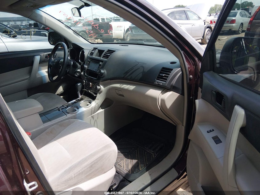 2013 Toyota Highlander VIN 5TDZA3EH2DS041897 IAAI salvage auction — NORMAL WEAR, Clear (Indiana), sold $3,200 on 2026-07-29 (photo 5)
