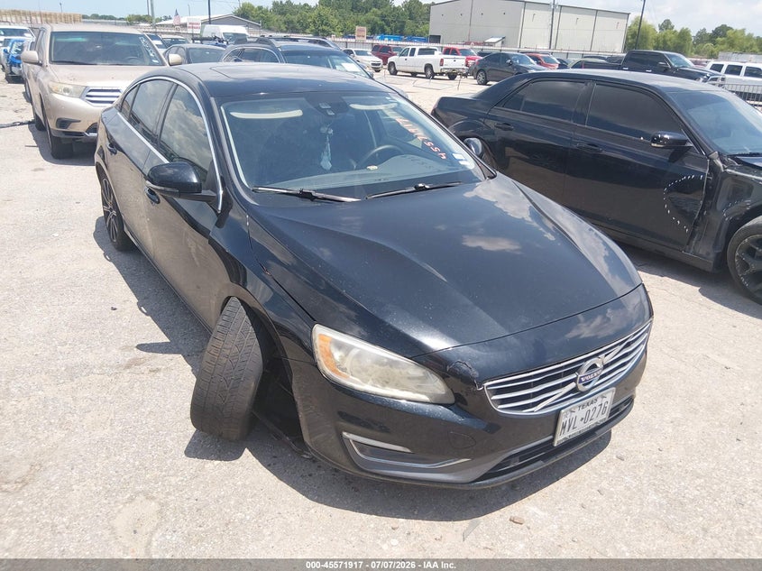 2017 Volvo VIN LYV402HK1HB151964 IAAI salvage auction — NORMAL WEAR, Original (Texas), sold $700 on 2026-07-22 (photo 1)