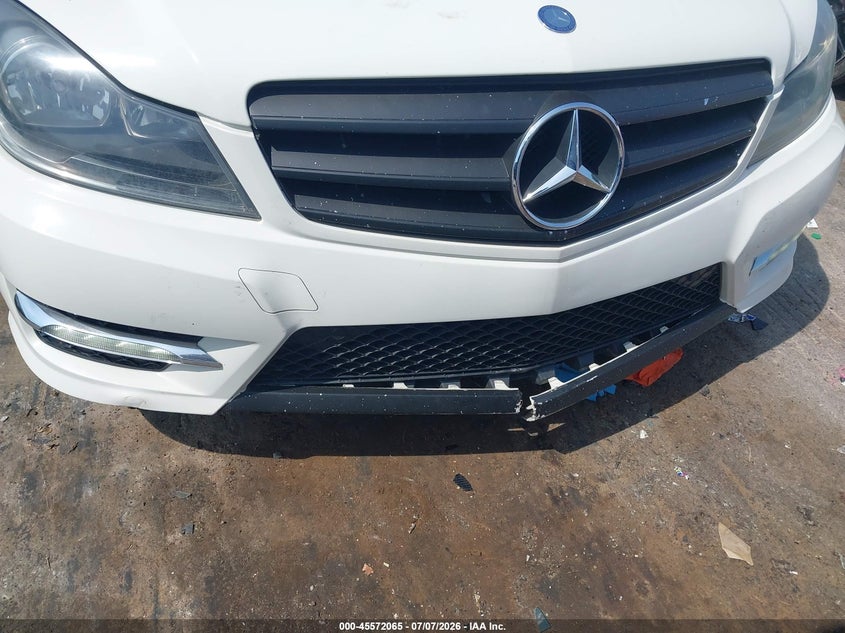 2012 Mercedes-benz C-klasse VIN WDDGF8BB0CR227219 IAAI salvage auction — NORMAL WEAR, Clear-Dealer Only (Michigan), sold $1,100 on 2026-07-20 (photo 6)