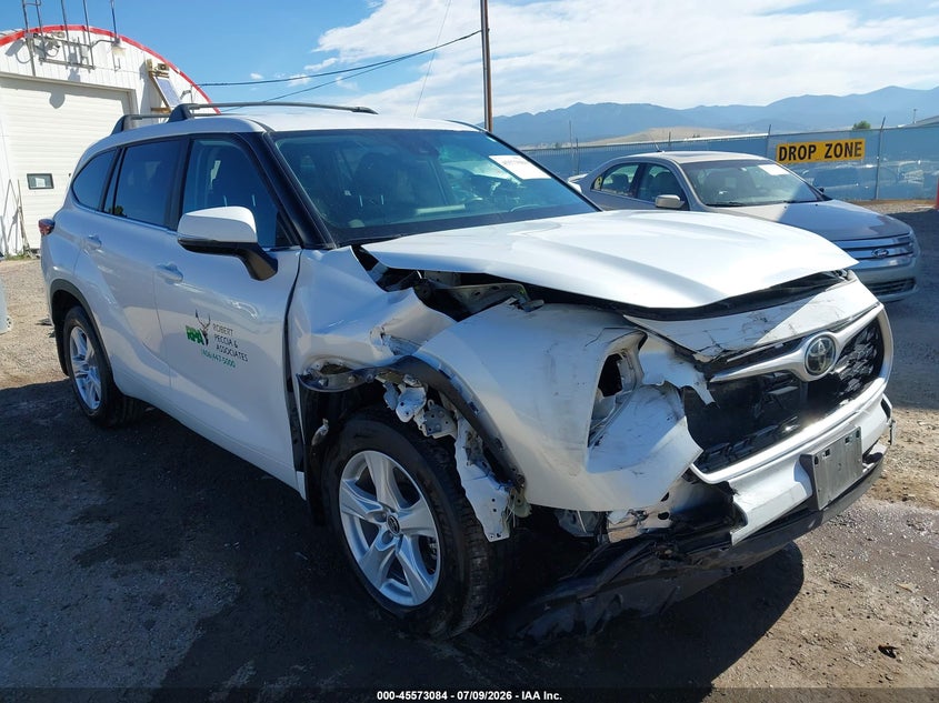 2023 Toyota Highlander VIN 5TDKDRBH9PS520810 — IAAI salvage auction photo