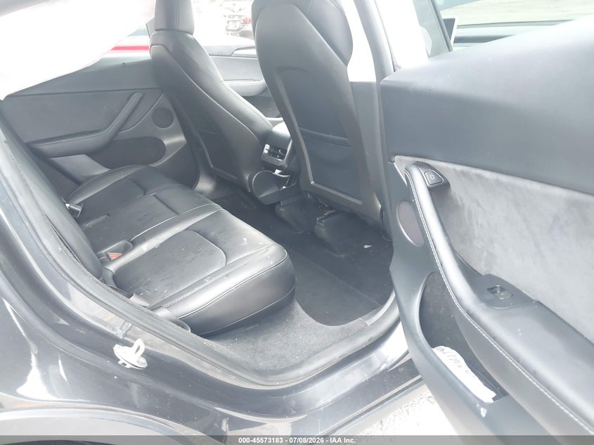 2024 Tesla Model y VIN 7SAYGDED1RF038517 IAAI salvage auction — SIDE, Salvage Title, sold $6,900 on 2026-08-02 (photo 8)