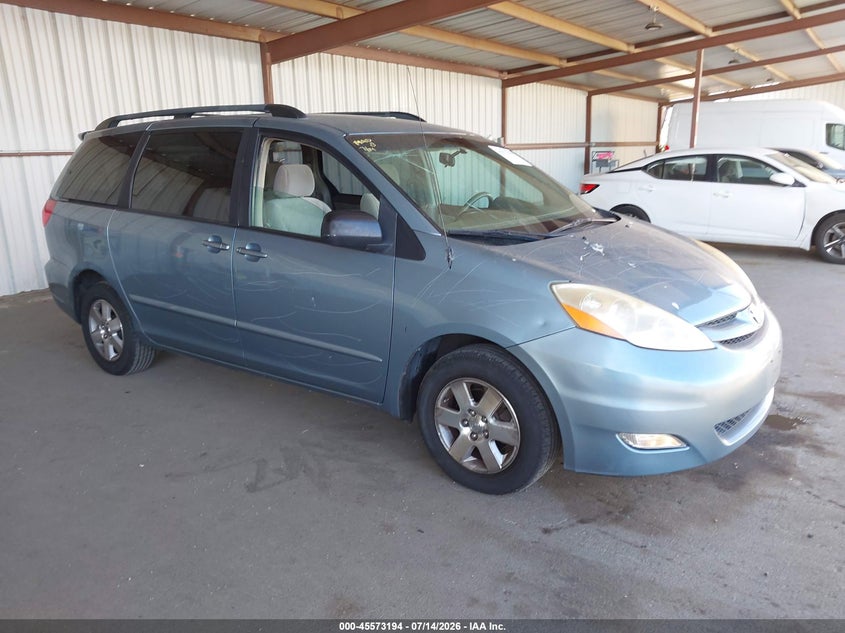 2007 Toyota Sienna VIN 5TDZK23C27S002732 IAAI salvage auction — VANDALISM, Salvage (California), sold $625 on 2026-07-30 (photo 1)