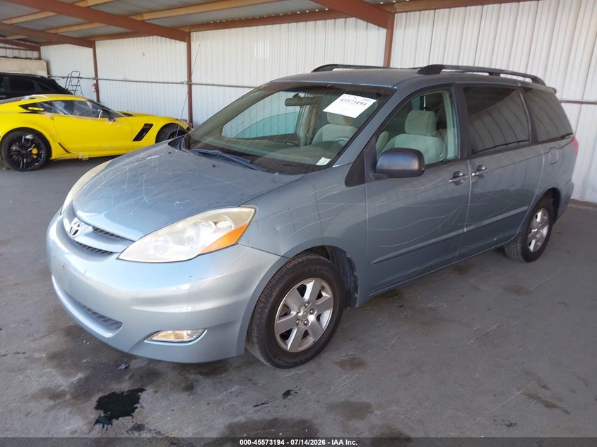 2007 Toyota Sienna VIN 5TDZK23C27S002732 IAAI salvage auction — VANDALISM, Salvage (California), sold $625 on 2026-07-30 (photo 2)