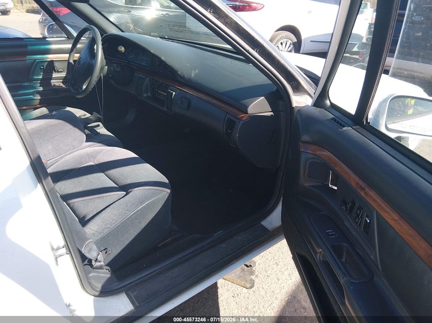 1998 Oldsmobile .88 VIN 1G3HN52K4W4823242 IAAI salvage auction — NORMAL WEAR, Clear (Wyoming), sold $175 on 2026-07-28 (photo 5)