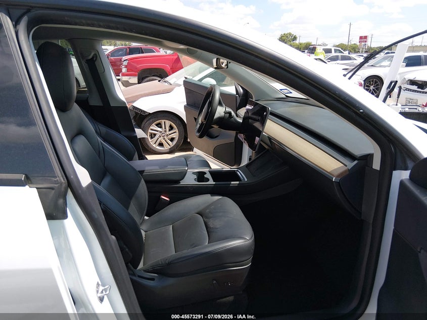 2022 Tesla Model y VIN 7SAYGDEF7NF307535 IAAI salvage auction — FRONT & REAR, Salvage Title, sold $7,800 on 2026-07-31 (photo 5)