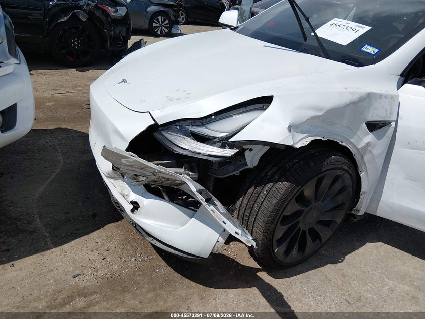 2022 Tesla Model y VIN 7SAYGDEF7NF307535 IAAI salvage auction — FRONT & REAR, Salvage Title, sold $7,800 on 2026-07-31 (photo 6)