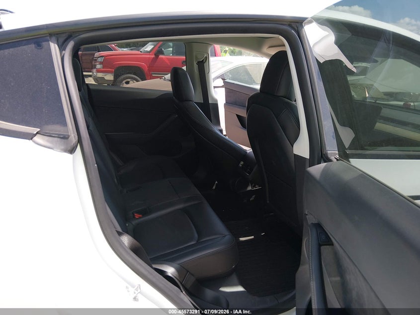 2022 Tesla Model y VIN 7SAYGDEF7NF307535 IAAI salvage auction — FRONT & REAR, Salvage Title, sold $7,800 on 2026-07-31 (photo 8)