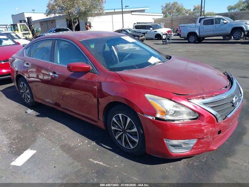 2014 Nissan Altima VIN 1N4AL3AP8EN213349 IAAI salvage auction — FRONT END, Salvage Title, sold $1,400 on 2026-07-31 (photo 1)