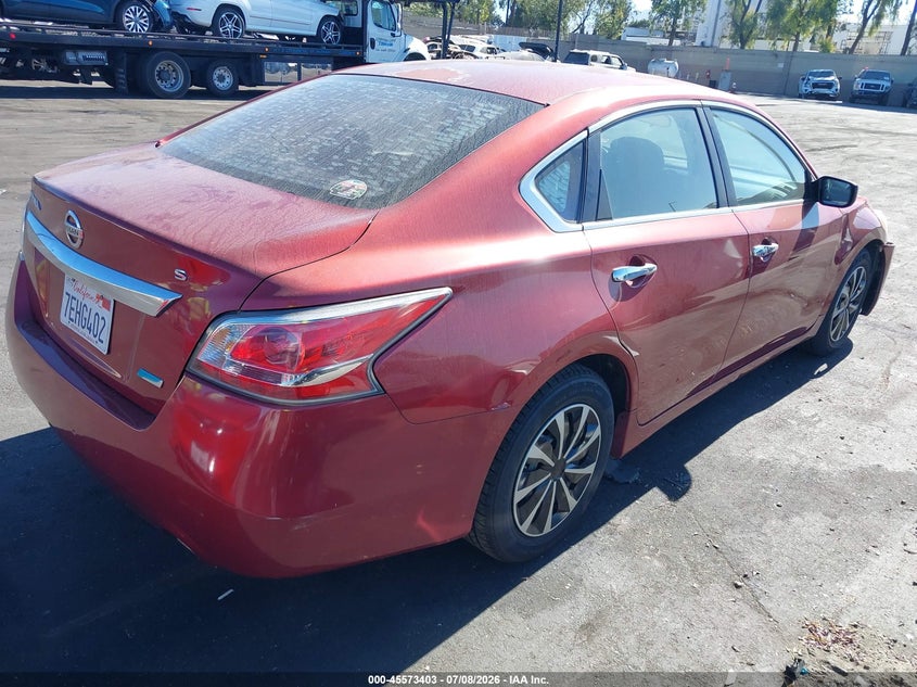 2014 Nissan Altima VIN 1N4AL3AP8EN213349 IAAI salvage auction — FRONT END, Salvage Title, sold $1,400 on 2026-07-31 (photo 4)
