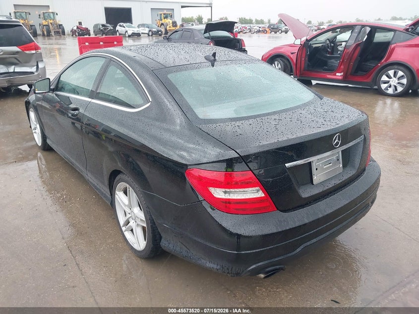 2015 Mercedes-benz C-klasse VIN WDDGJ4HBXFG417821 IAAI salvage auction — WATER/FLOOD, Non-Repairable (Texas), sold $1,050 on 2026-08-12 (photo 3)