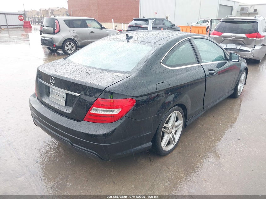 2015 Mercedes-benz C-klasse VIN WDDGJ4HBXFG417821 IAAI salvage auction — WATER/FLOOD, Non-Repairable (Texas), sold $1,050 on 2026-08-12 (photo 4)