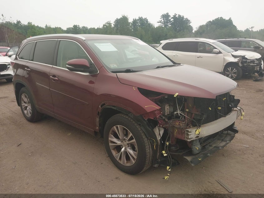 2015 Toyota Highlander VIN 5TDJKRFH5FS098609 IAAI salvage auction — FRONT END, Clear (Massachusetts), sold $7,000 on 2026-07-31 (photo 1)