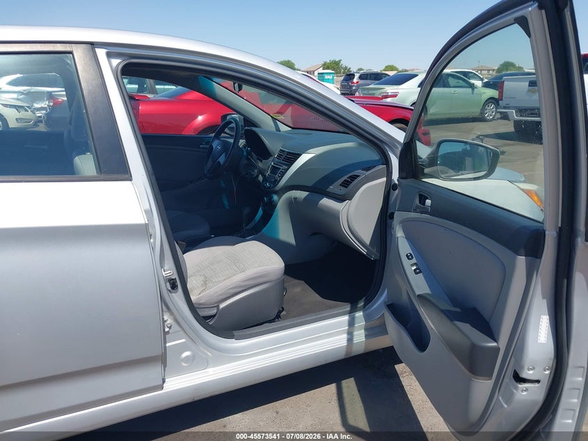 2016 Hyundai Accent VIN KMHCT4AE4GU980577 IAAI salvage auction — FRONT & REAR, Salvage Title, sold $800 on 2026-08-01 (photo 5)
