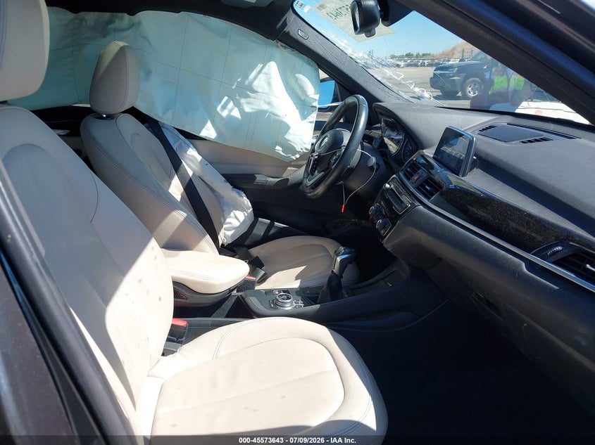 2018 BMW X1 VIN WBXHT3C33J5F91906 IAAI salvage auction — LEFT SIDE, Salvage Title, sold $2,350 on 2026-07-29 (photo 5)