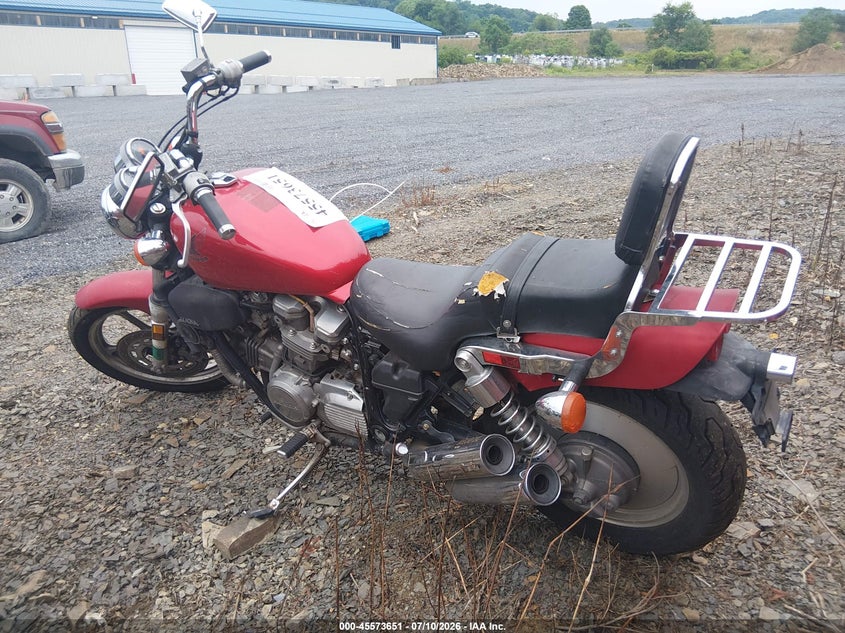 1987 Honda Vf700 VIN JH2RC2105HM300654 IAAI salvage auction — NORMAL WEAR, Clear (Pennsylvania), sold $100 on 2026-07-15 (photo 3)